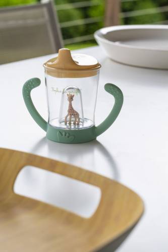 Sophie la Girafe Non Spill Cup – le bébé +